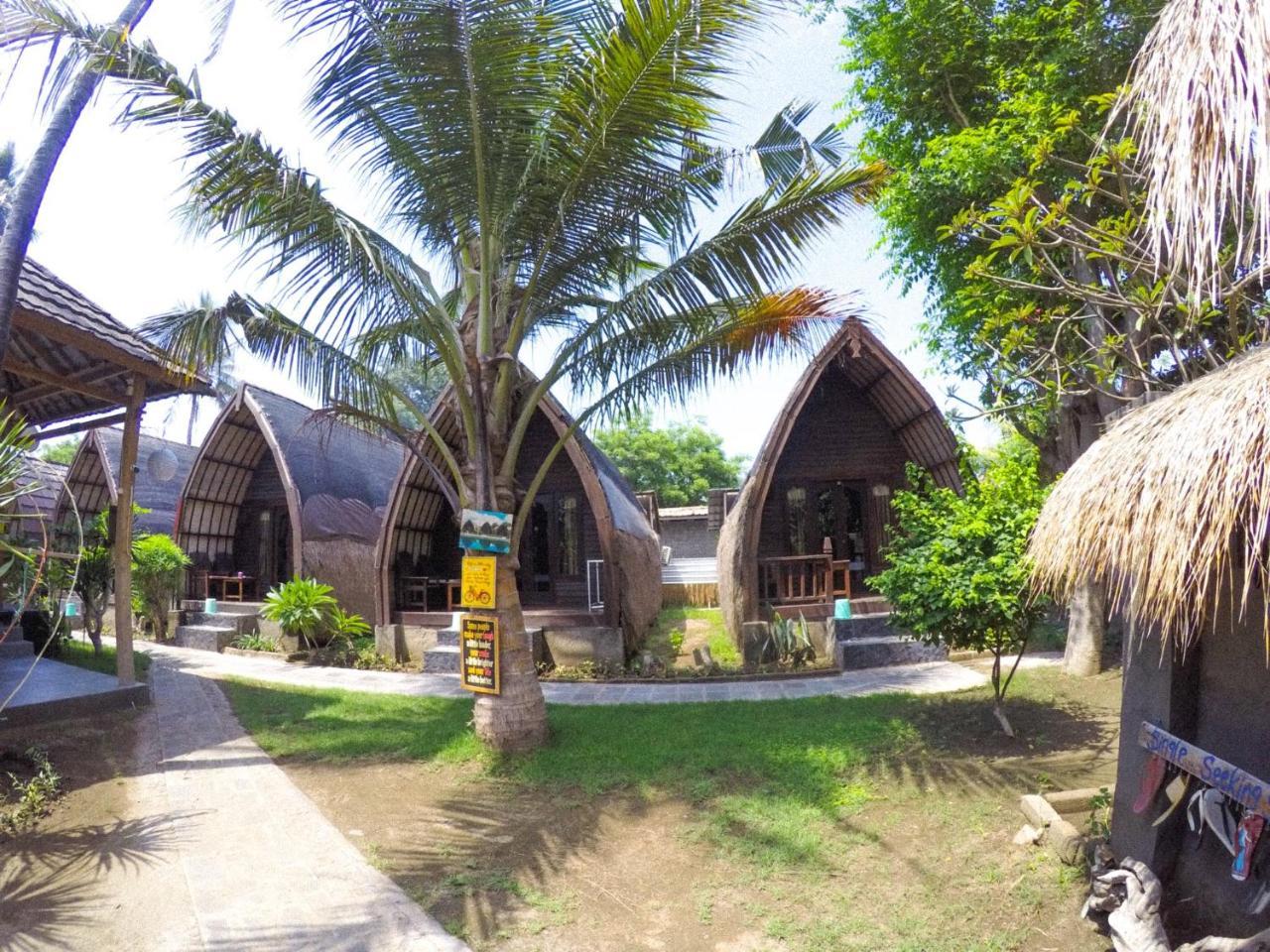 Amora Villa Gili Trawangan Exterior photo