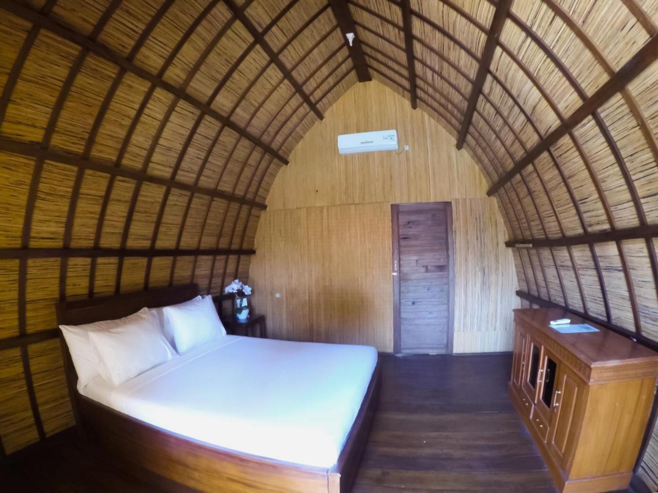 Amora Villa Gili Trawangan Exterior photo